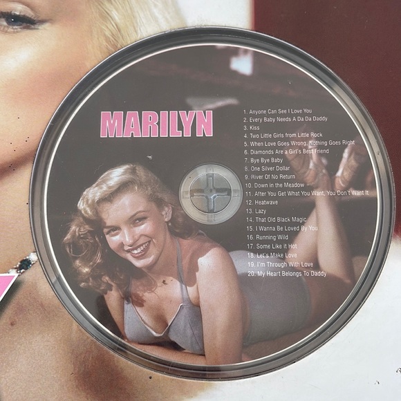 Marilyn Monroe book and CD - Picture 2 of 7